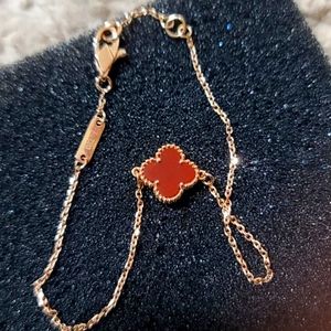 Sweet alhambra clover bracelet.